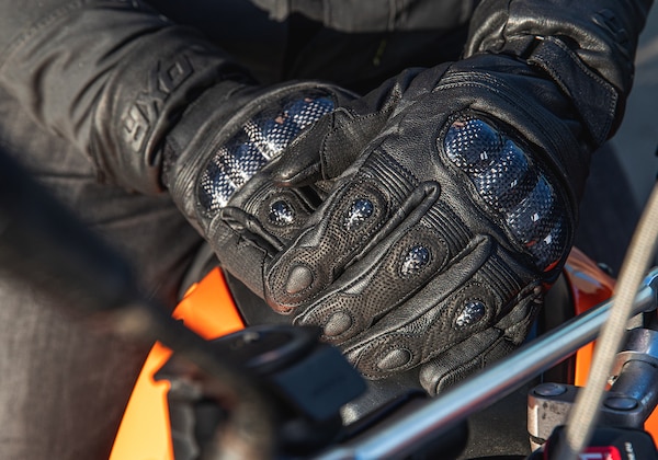 Five of the best thermal motorcycle gloves under £50 featured image