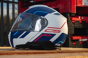 Five of the best helmets that meet the new ECE 22.06 safety standard