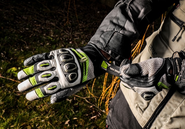 Richa Turbo gloves review featured image