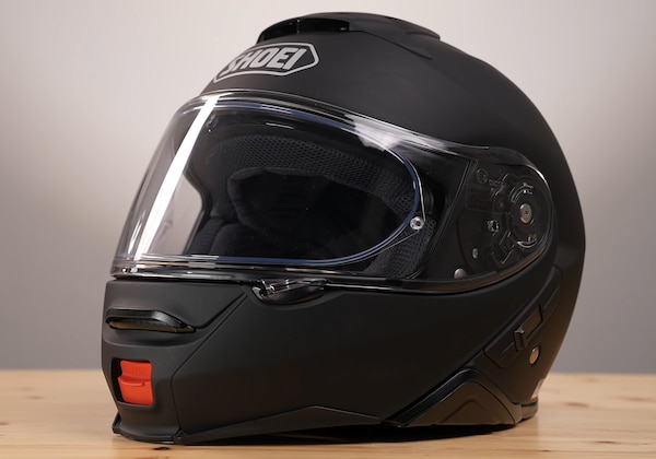 Video: Shoei Neotec 2 helmet review featured image