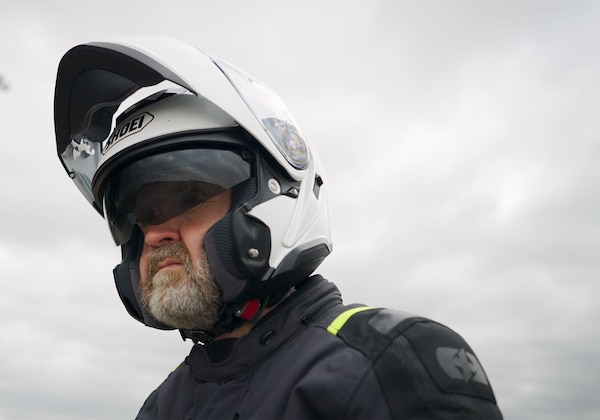 Shoei Neotec 3 helmet review featured image